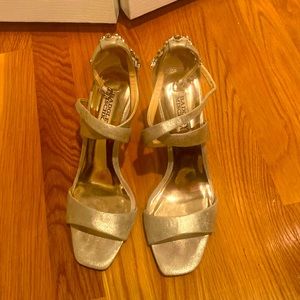 Stunning size 8 Badgley Mischka heels